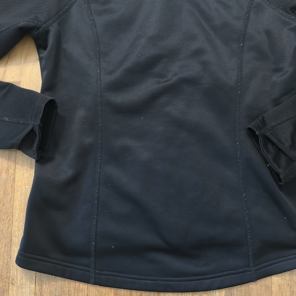 North Face | Women’s black fitted zip up jacket - Picture 15 of 16
